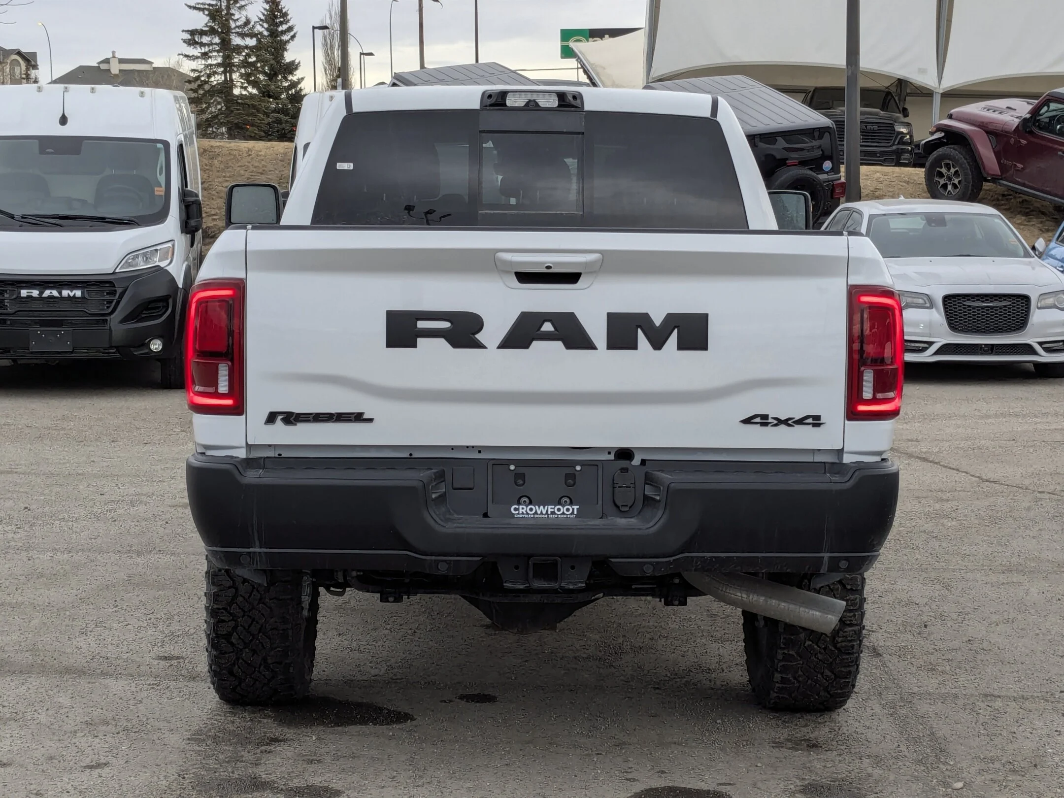 New 2026 White RAM Rebel - - Level 1 Grp - 5th Wheel/Gooseneck Prep - Ventilated Leather Seats - Alpine Audio & More! image 7