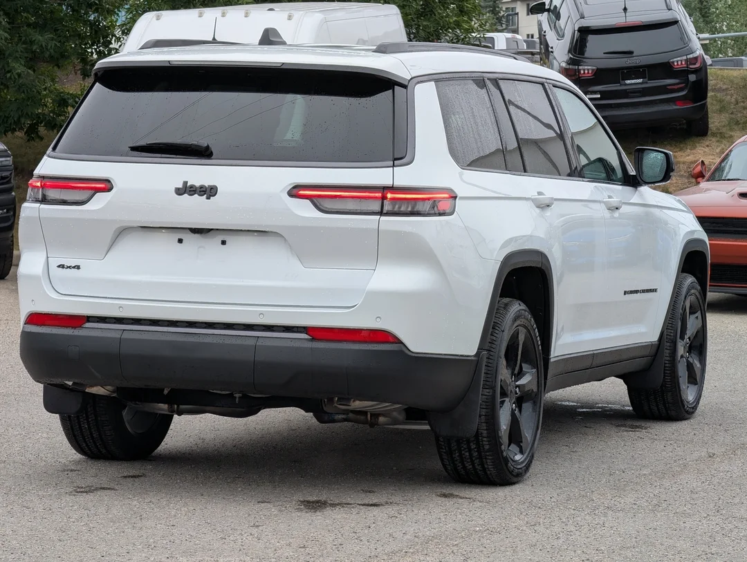 New 2026 White Jeep Altitude - - 4x4 - 20 Gloss Black Wheels - Remote Start - Capri Leatherette & More! image 8