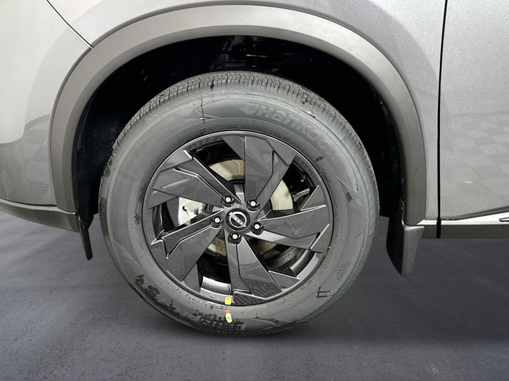 New 2027 Gun Metallic Nissan SV image 9