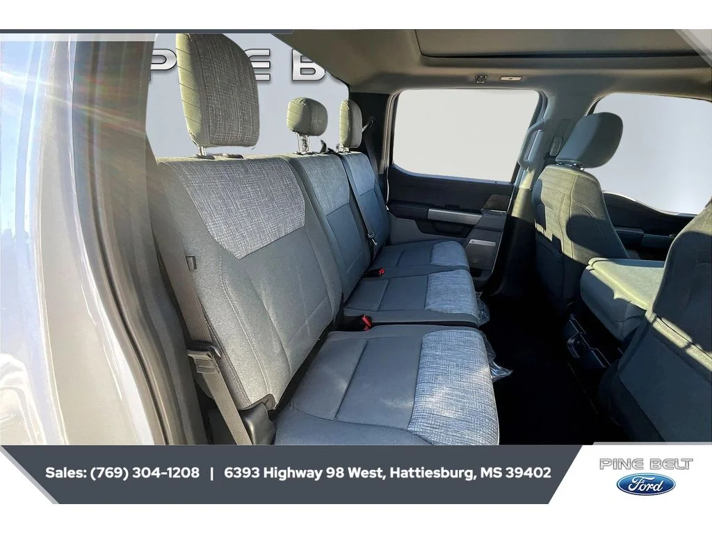 New 2026 Oxford White Ford F-250® XLT image 21