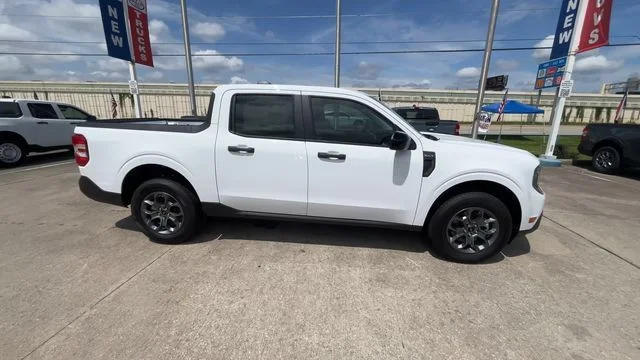 New 2026 Oxford White Ford XLT image 13