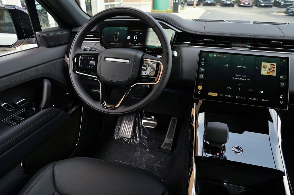 New 2026 Fuji White Land Rover Dynamic SE image 15