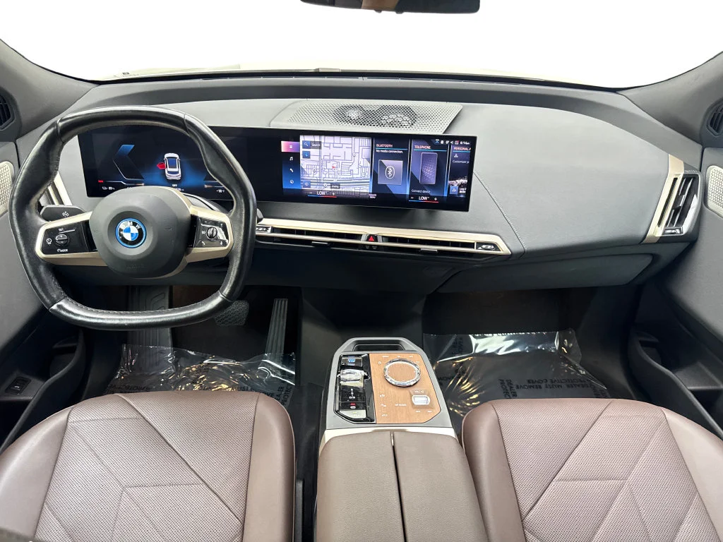 Used 2023 White BMW M60 image 52