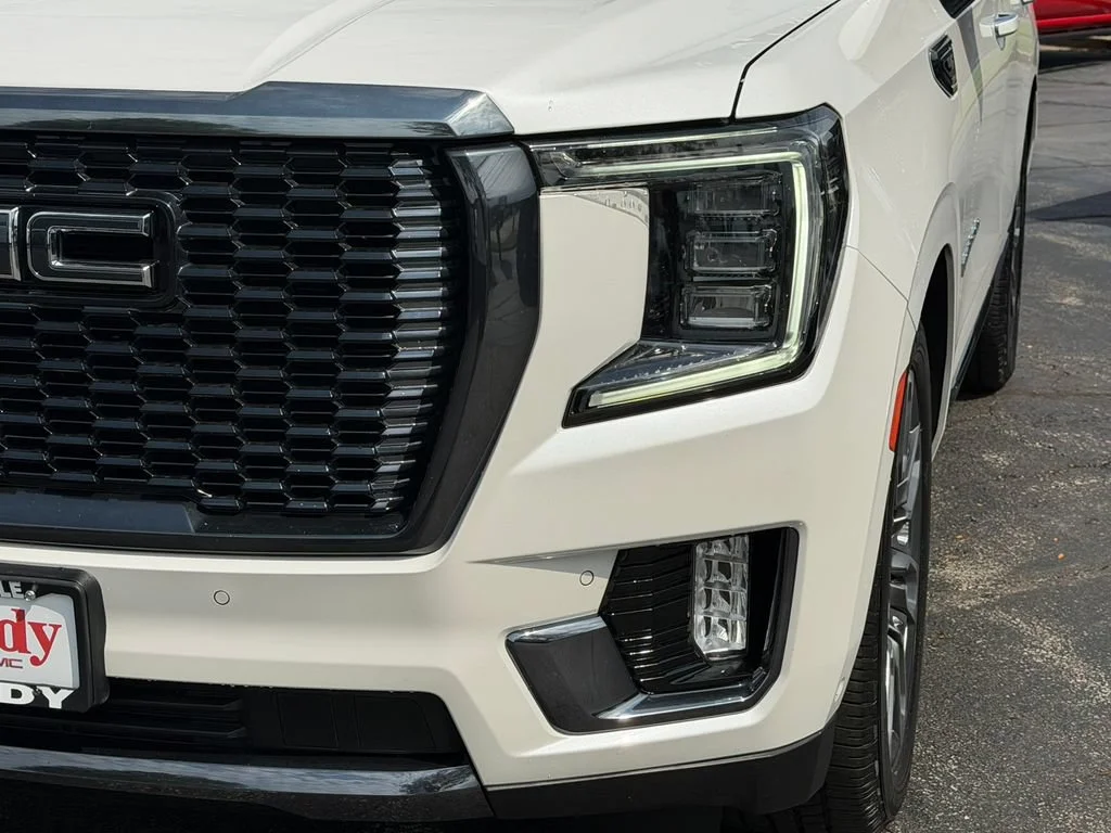 2023 GMC Yukon Denali Ultimate - Photo 26