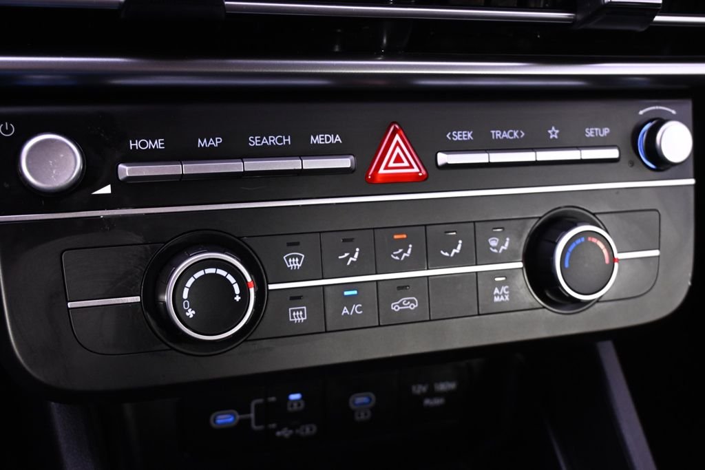 Certified Used 2025 Phantom Black Hyundai SE image 25