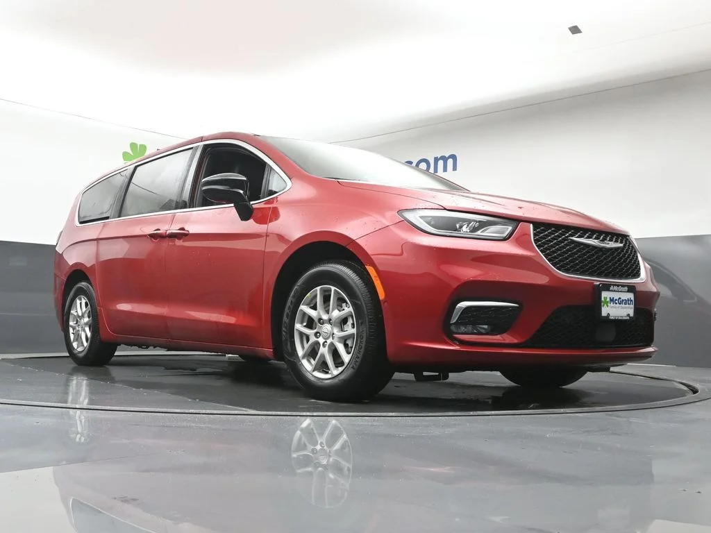 2026 Chrysler Pacifica Select - Photo 37