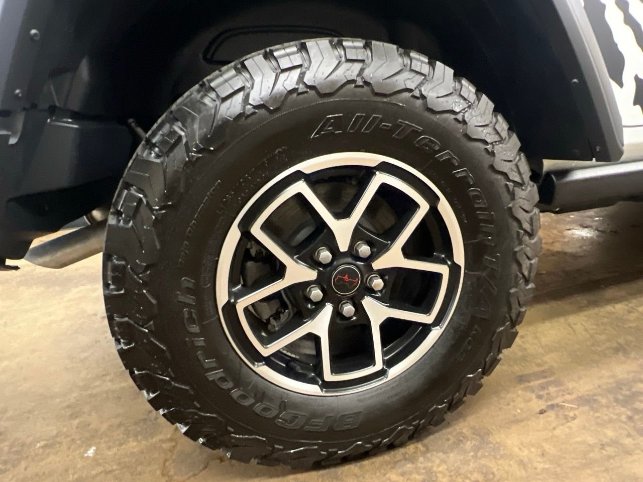 Used 2024 White Jeep Rubicon image 12