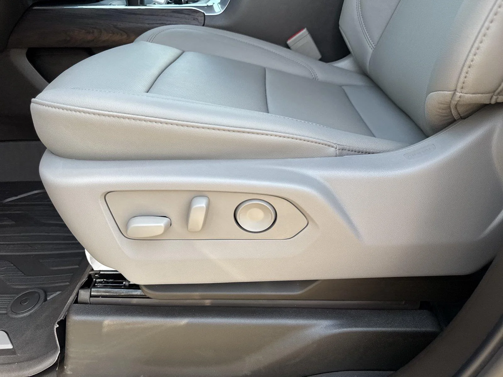 New 2026 Onyx Black GMC SLT image 12