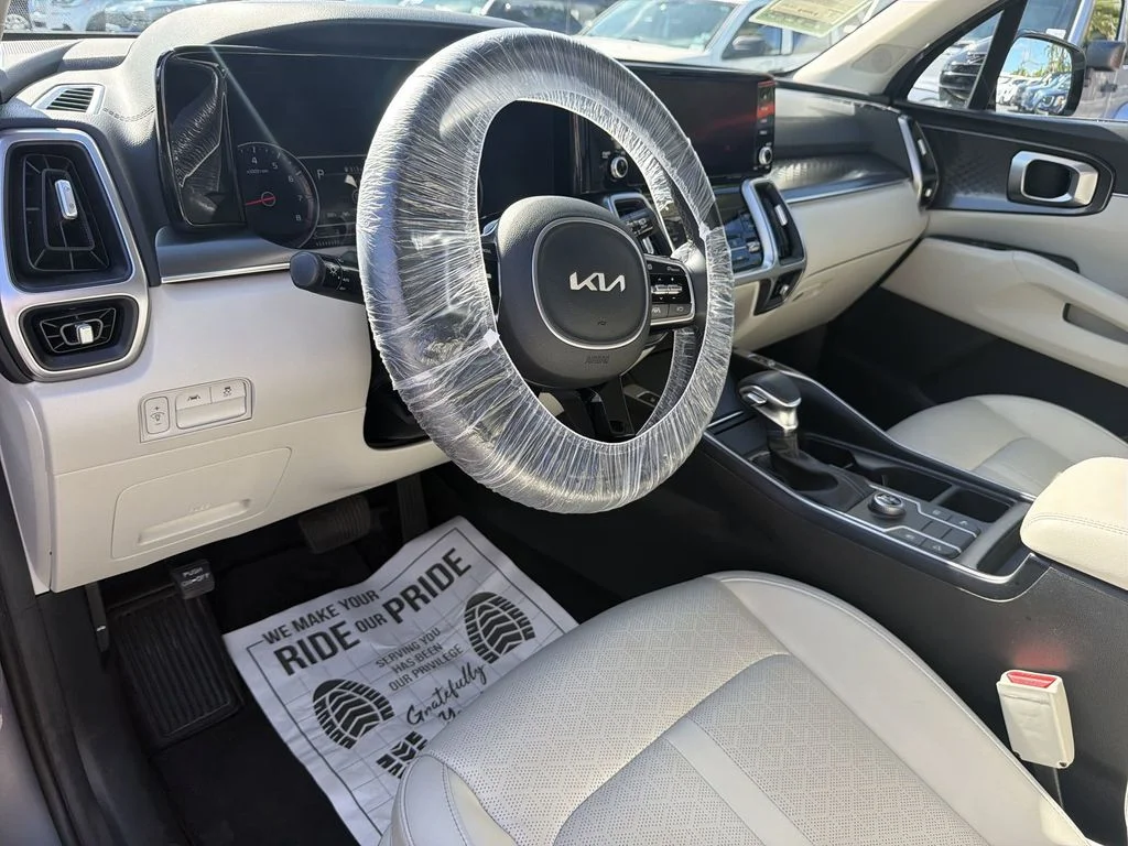 Used 2023 Silver Kia S image 16