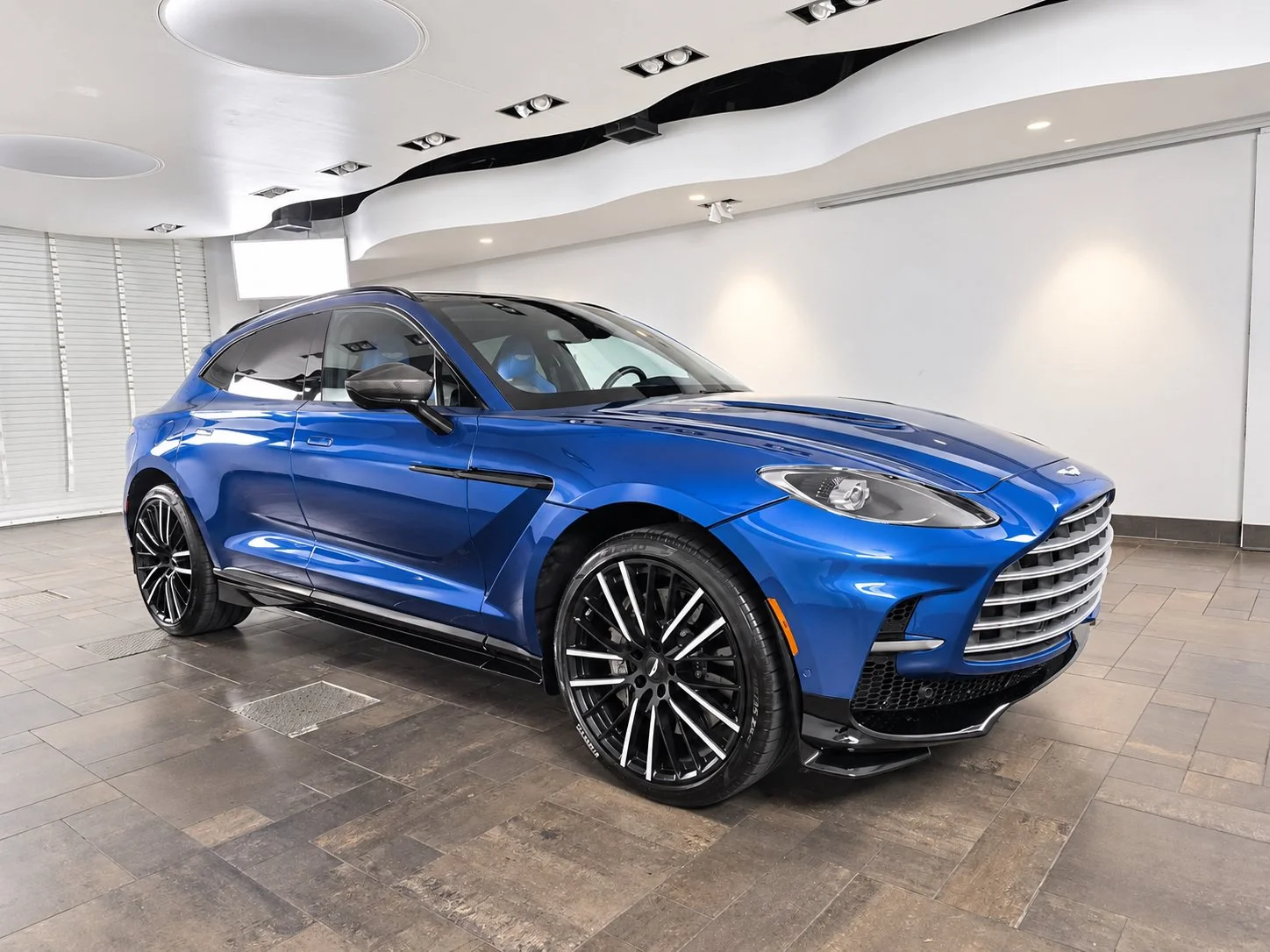 2023 Aston Martin DBX
