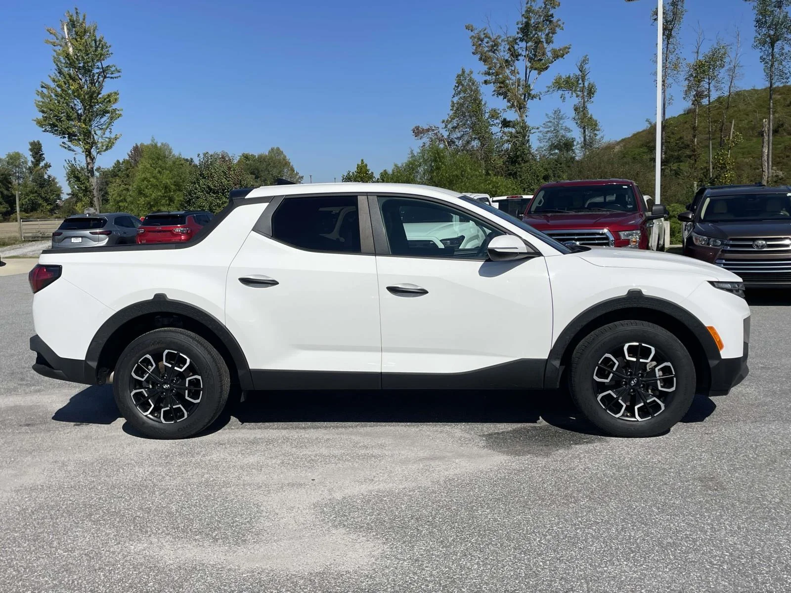 Used 2023 Atlas White Hyundai SEL image 30
