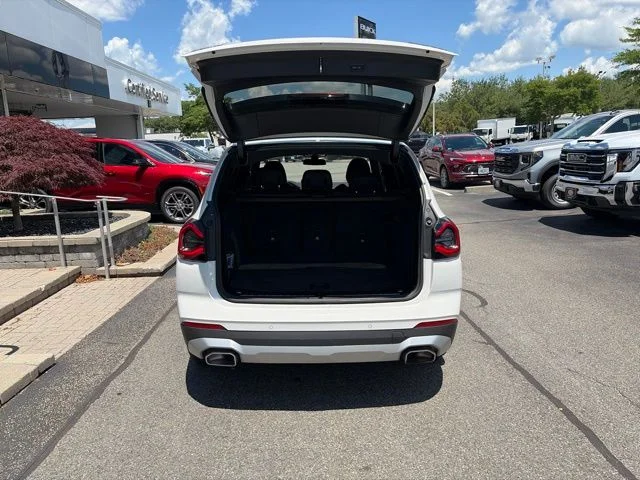Used 2023 White BMW xDrive30i image 46