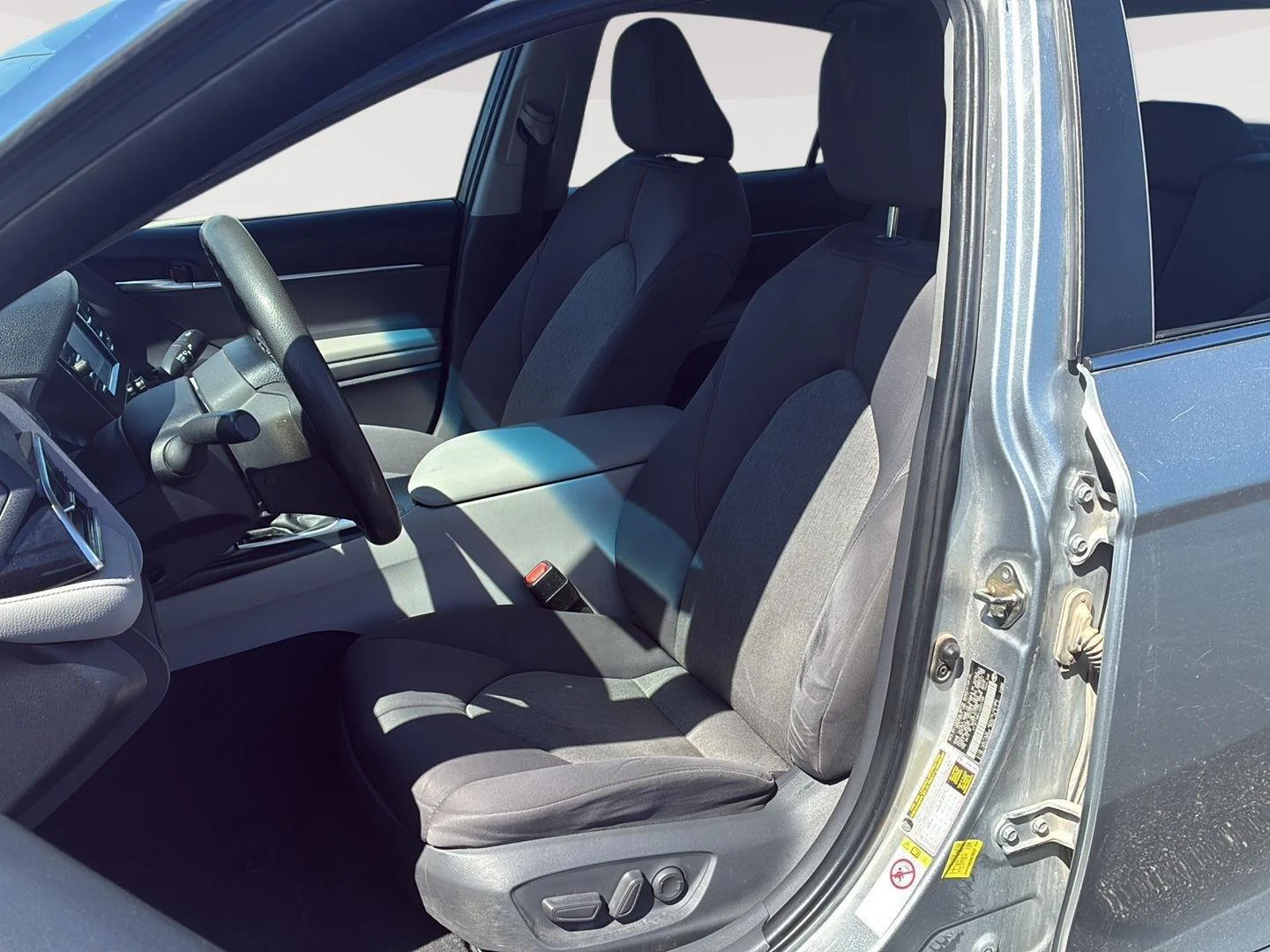 Used 2018 Celestial Silver Metallic Toyota SE image 3