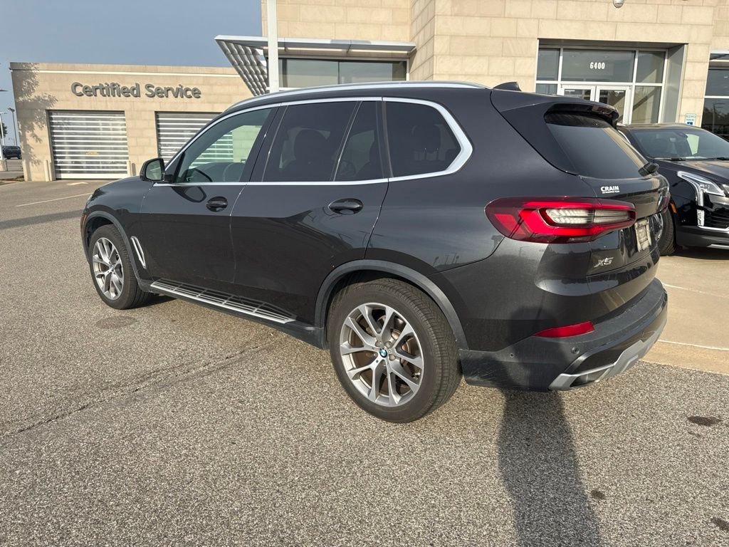 Used 2022 Gray BMW sDrive40i image 5