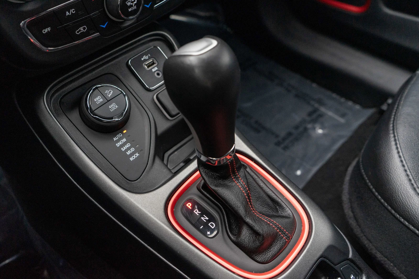 Used 2019 Diamond Black Crystal Pearlcoat Jeep Trailhawk image 20