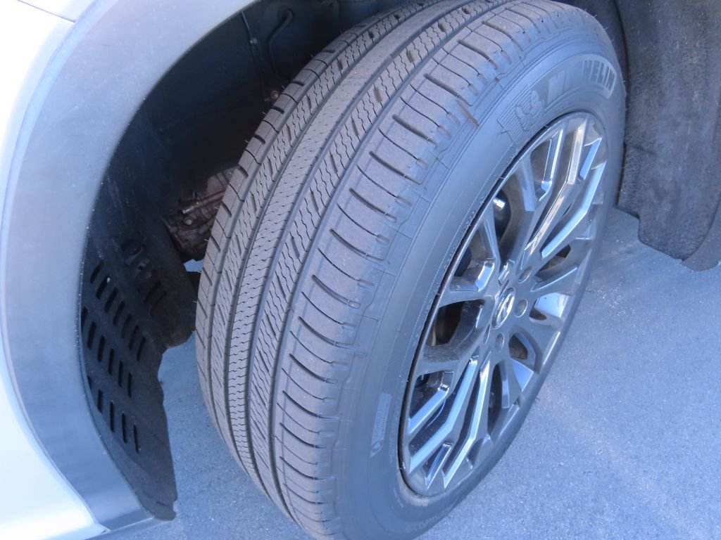 Used 2016 Silver Lexus 350 image 14