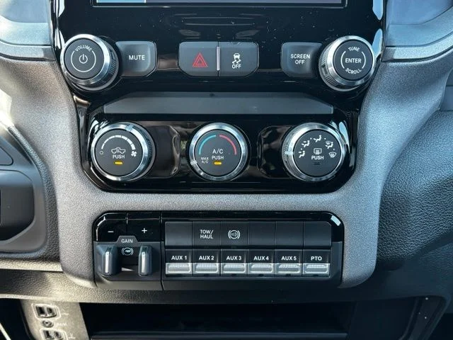 2026 RAM 3500 Chassis Tradesman - Photo 12