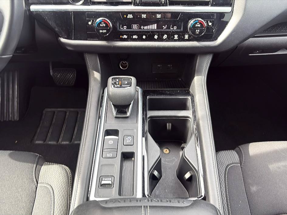 Used 2025 Super Black Nissan SV image 33
