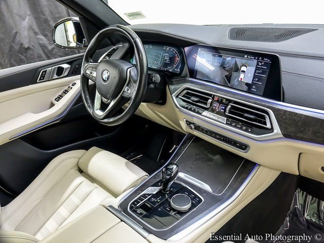 Used 2022 White BMW xDrive40i image 27