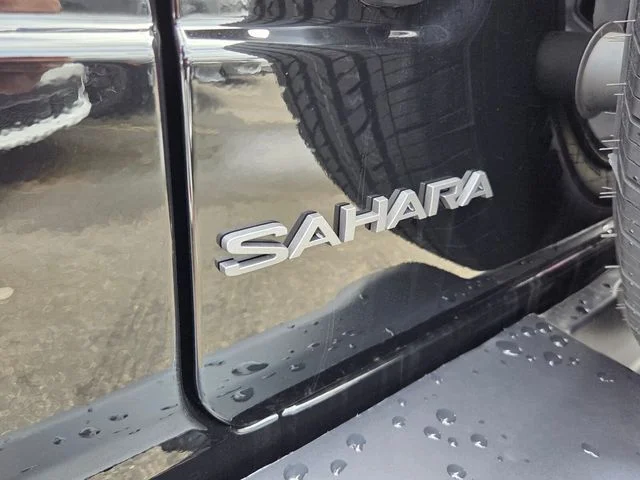 New 2026 Black Clear-Coat Exterior Paint Jeep Sahara image 11