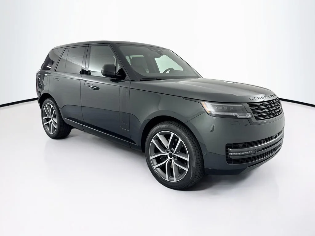 New 2026 Belgravia Green Land Rover SE image 3