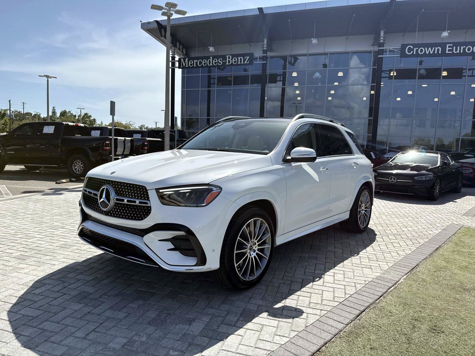 New 2026 Polar White Mercedes-Benz 350 4MATIC® SUV image 2
