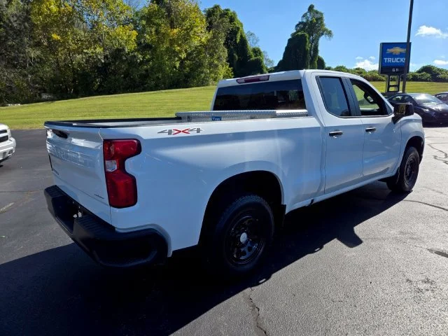 Used 2022 SUMMIT WHITE Chevrolet Work Truck image 8