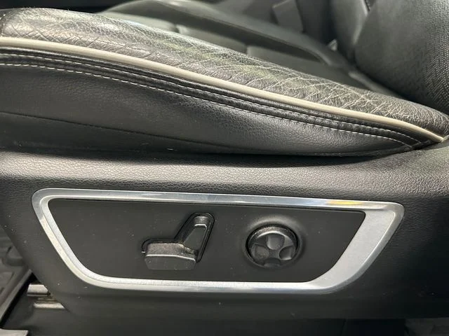 Used 2019 Red Ram Laramie image 25