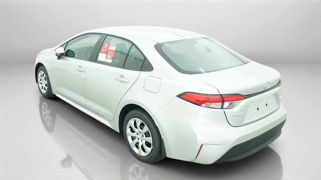 New 2027 Classic Silver Metallic Toyota LE image 14