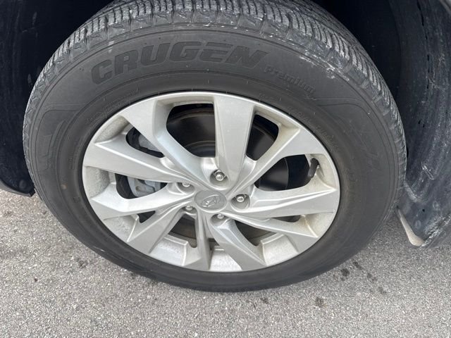 Used 2019 Gray Hyundai SE image 11