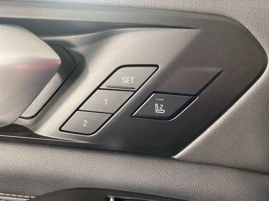 Used 2024 Gray Metallic BMW xDrive40i image 25