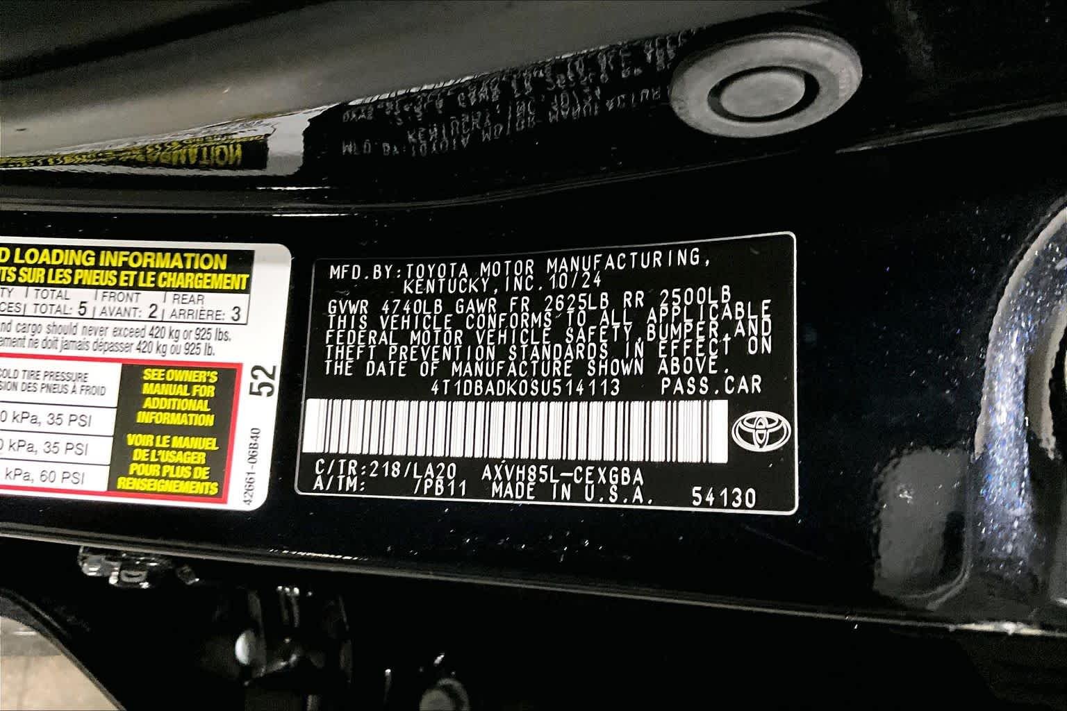 Used 2025 Midnight Black Metallic Toyota XLE image 37