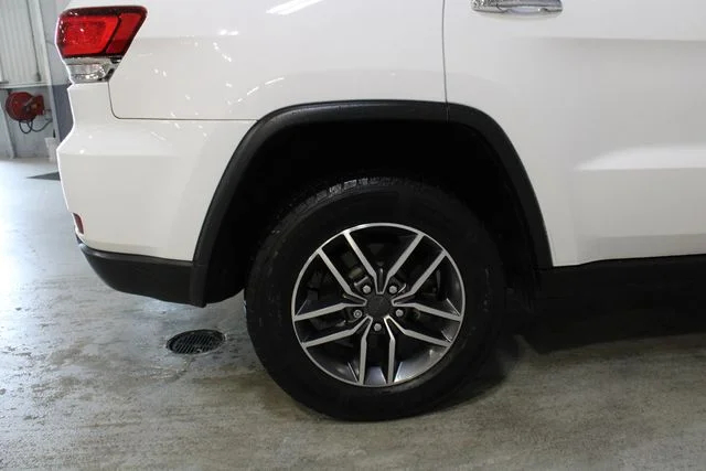 Used 2021 White Jeep Limited image 28