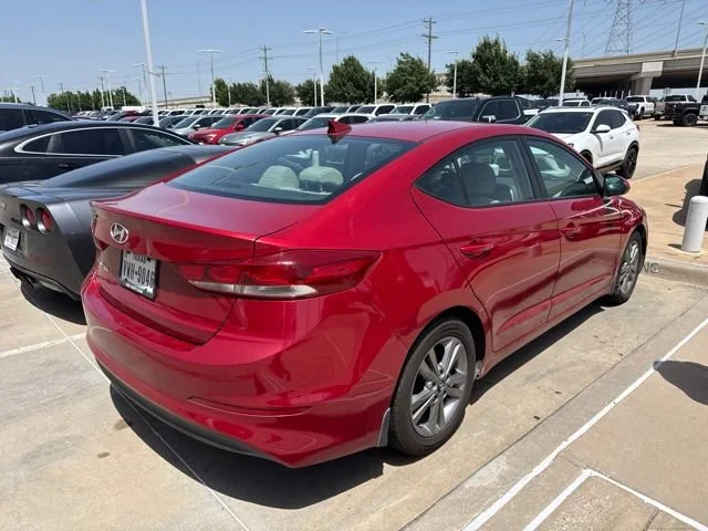 Used 2017 Red Hyundai SE image 3