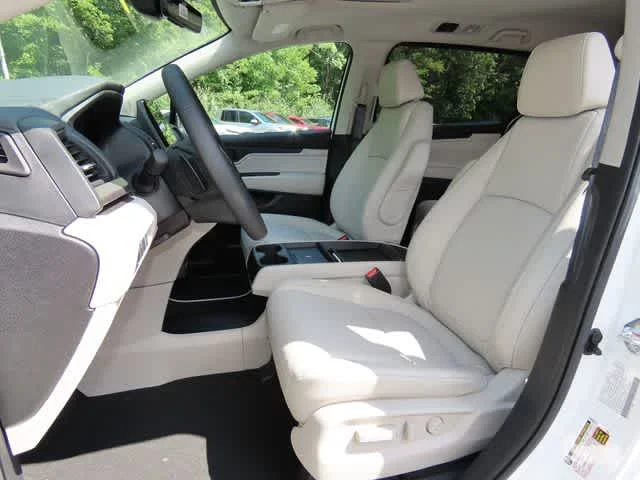New 2026 Platinum White Pearl Honda EX-L image 12