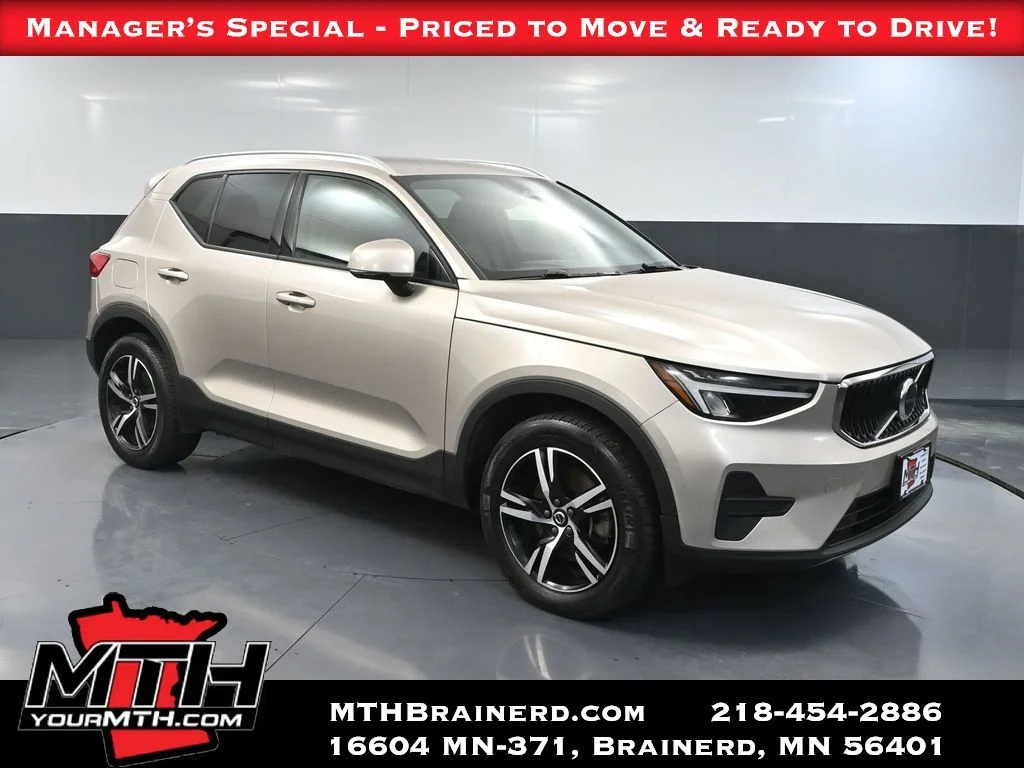 2023 Volvo XC40 B5 Core AWD's photo