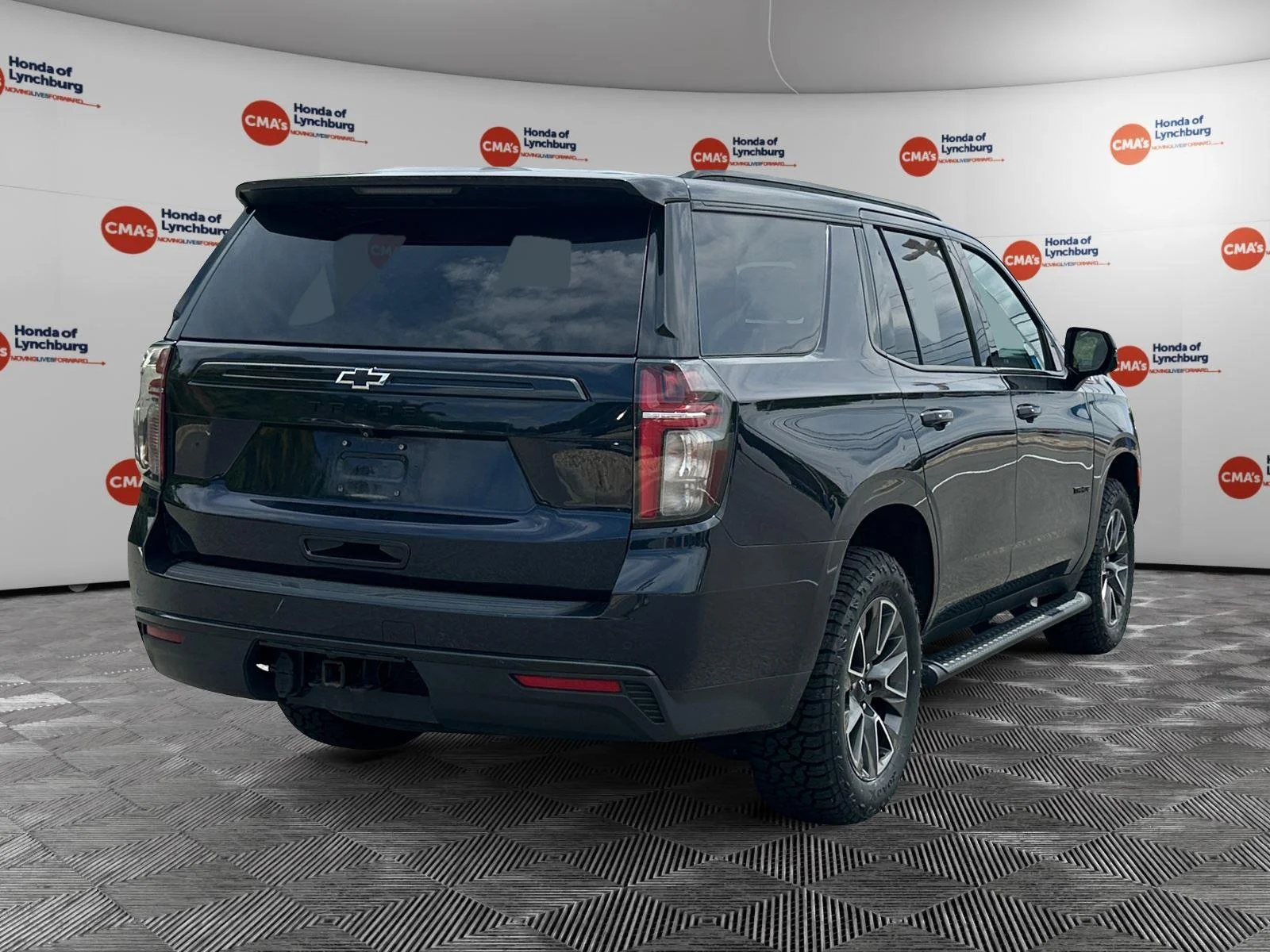 Used 2023 Black Chevrolet Z71 image 5