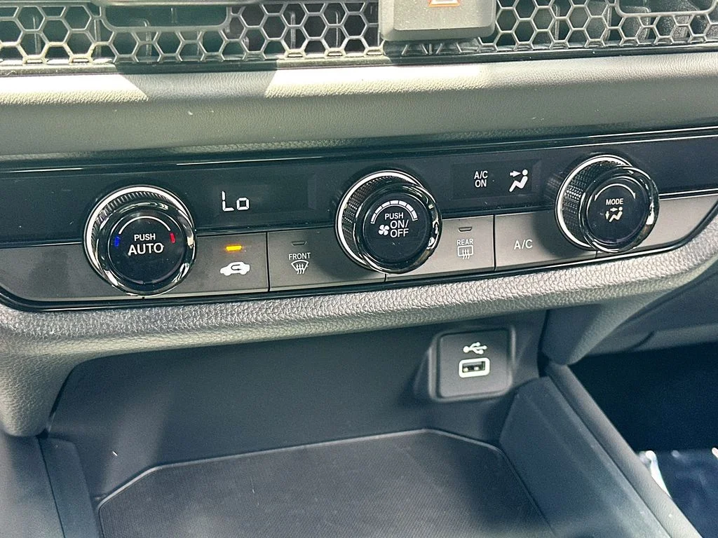 Used 2025  Honda LX image 15