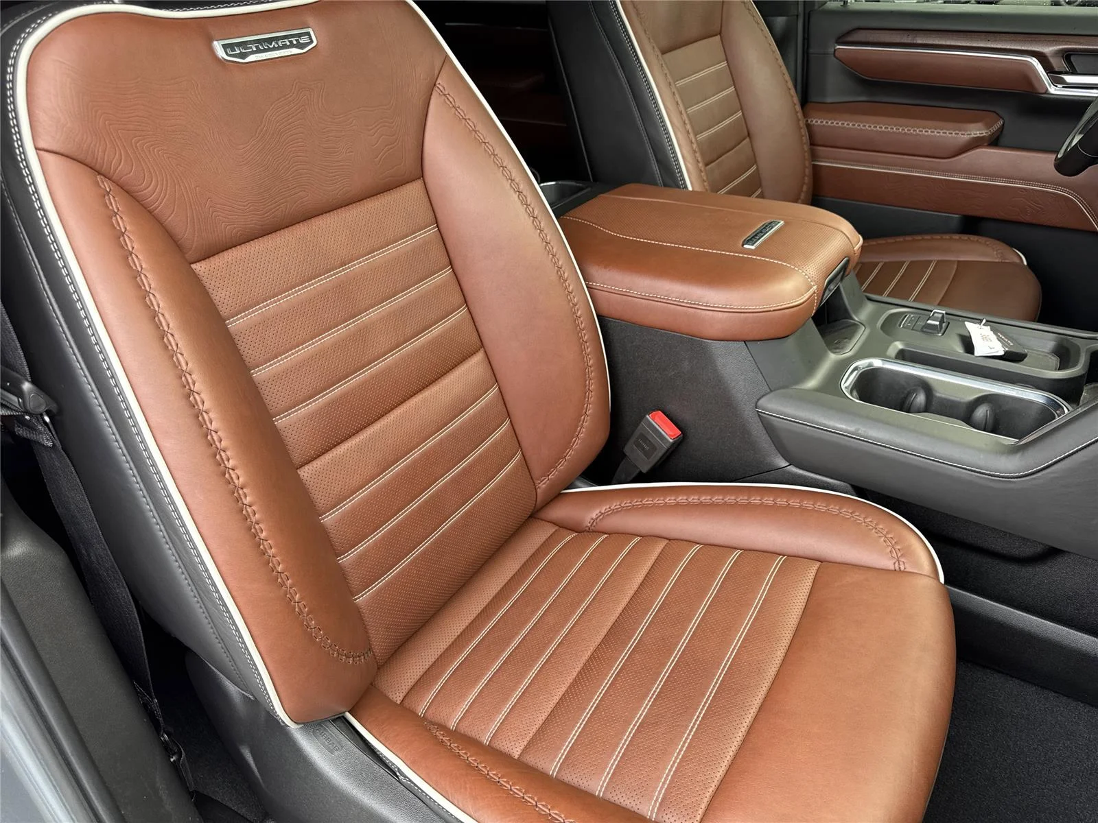 Used 2024 Sterling Metallic GMC Denali Ultimate image 39