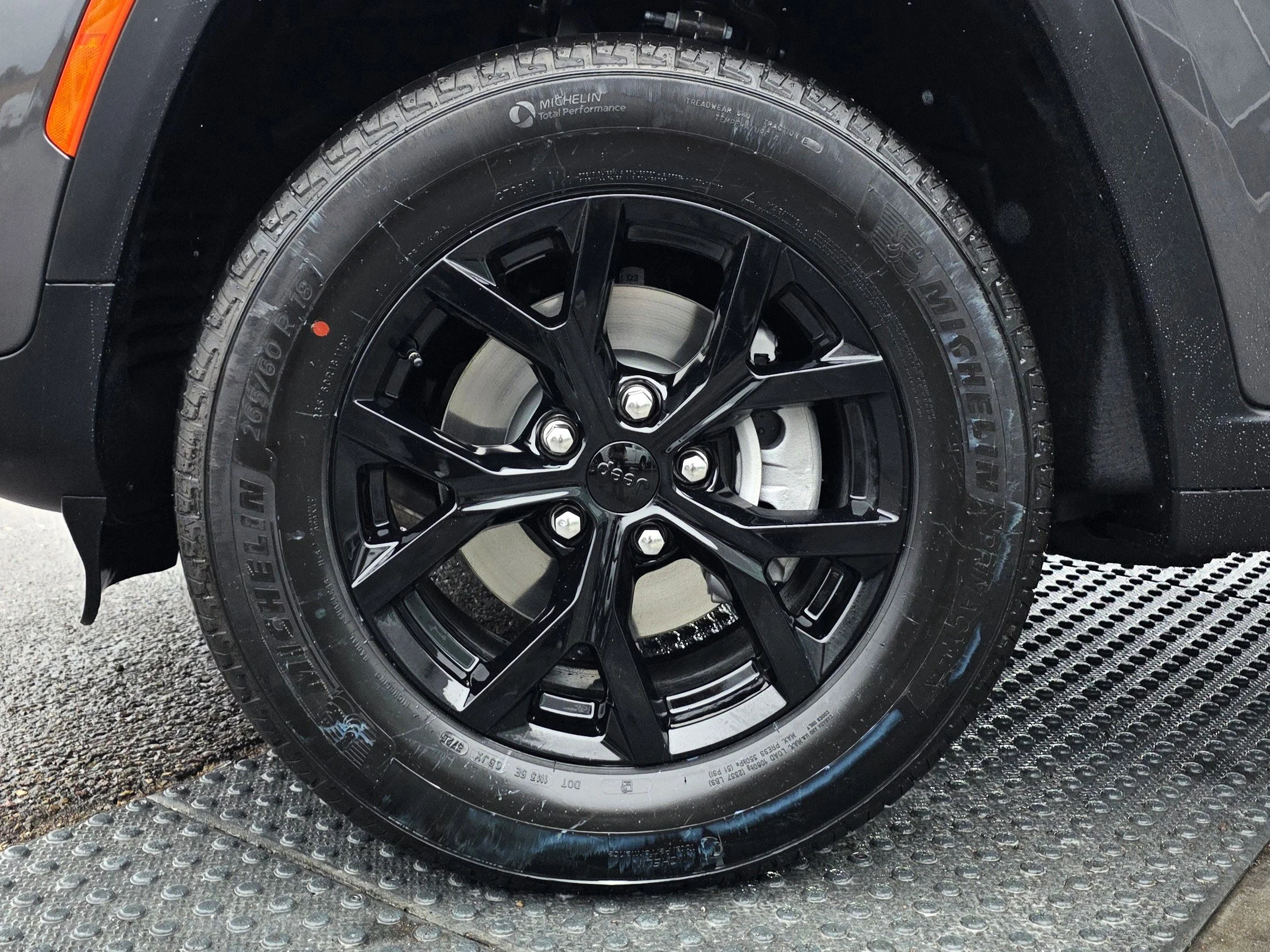 New 2025 Gray Metallic Jeep Altitude X image 9