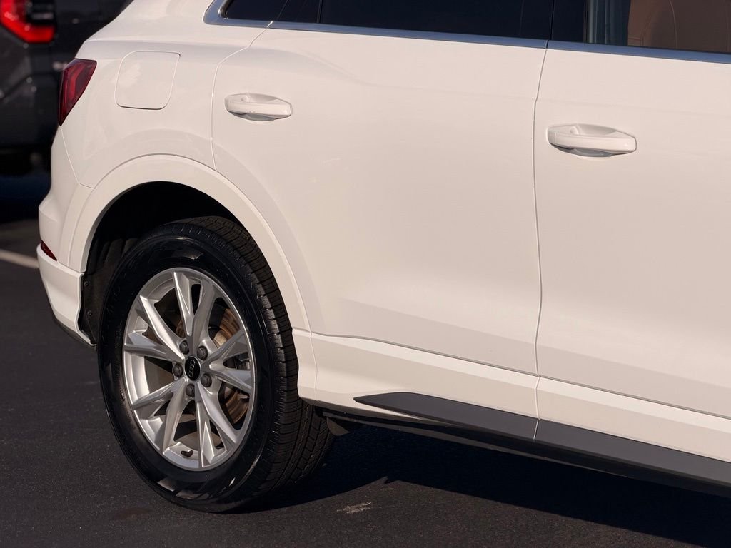 Used 2025  Audi Premium image 9