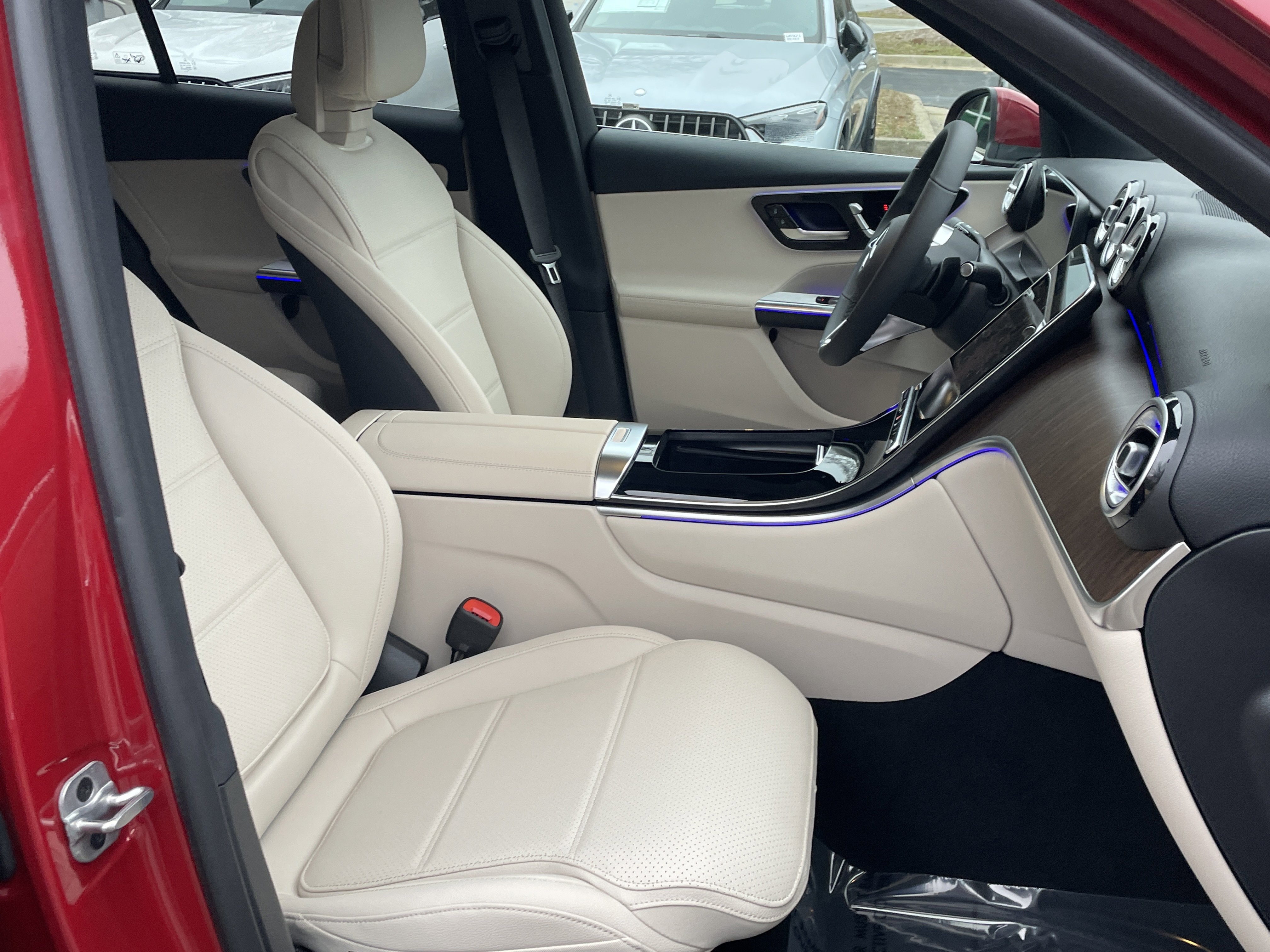 New 2026 MANUFAKTUR Patagonia Red Metallic Mercedes-Benz GLC 300 SUV image 44