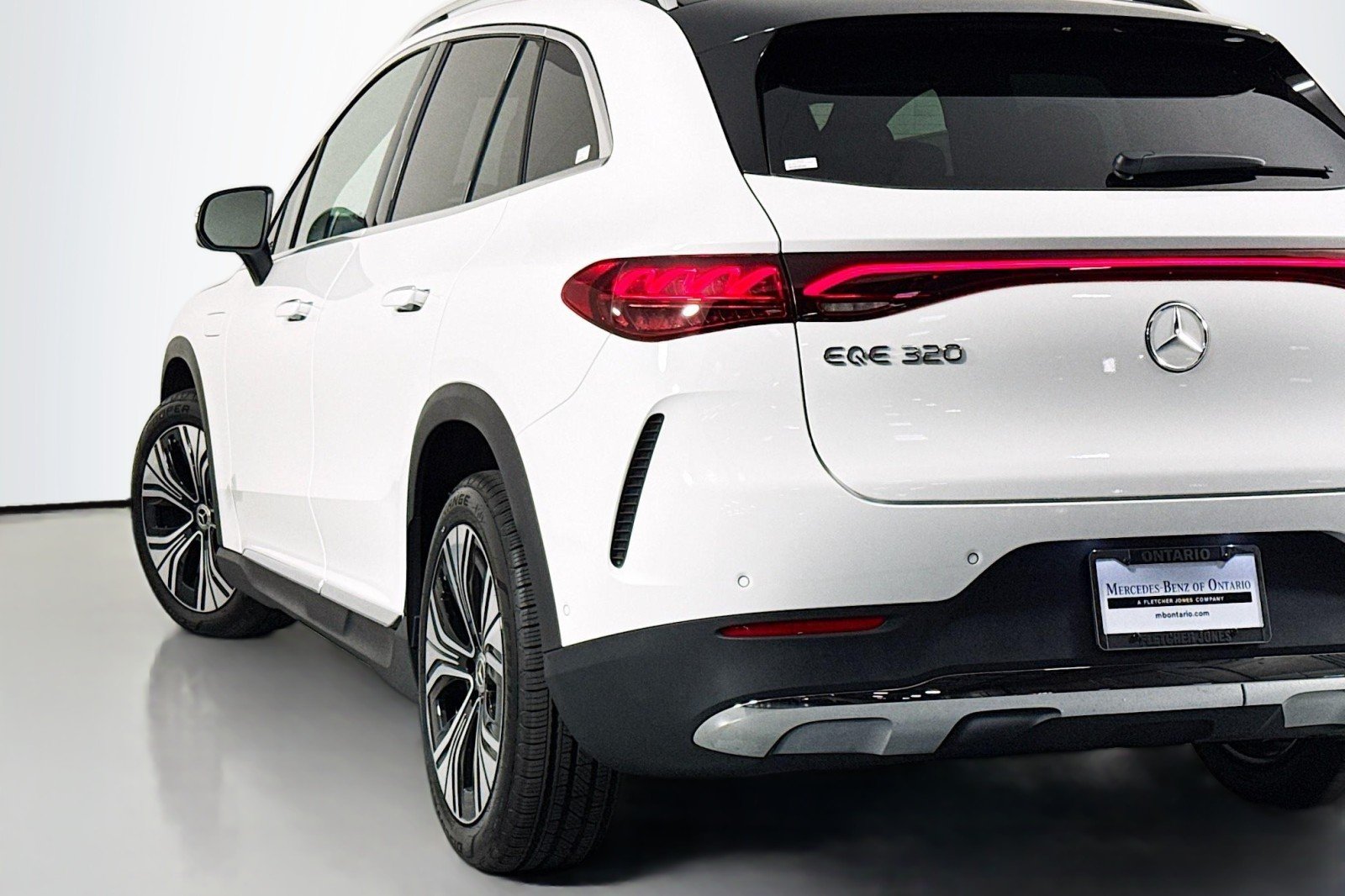 New 2026 Polar White Mercedes-Benz EQE 320 4MATIC® SUV image 13
