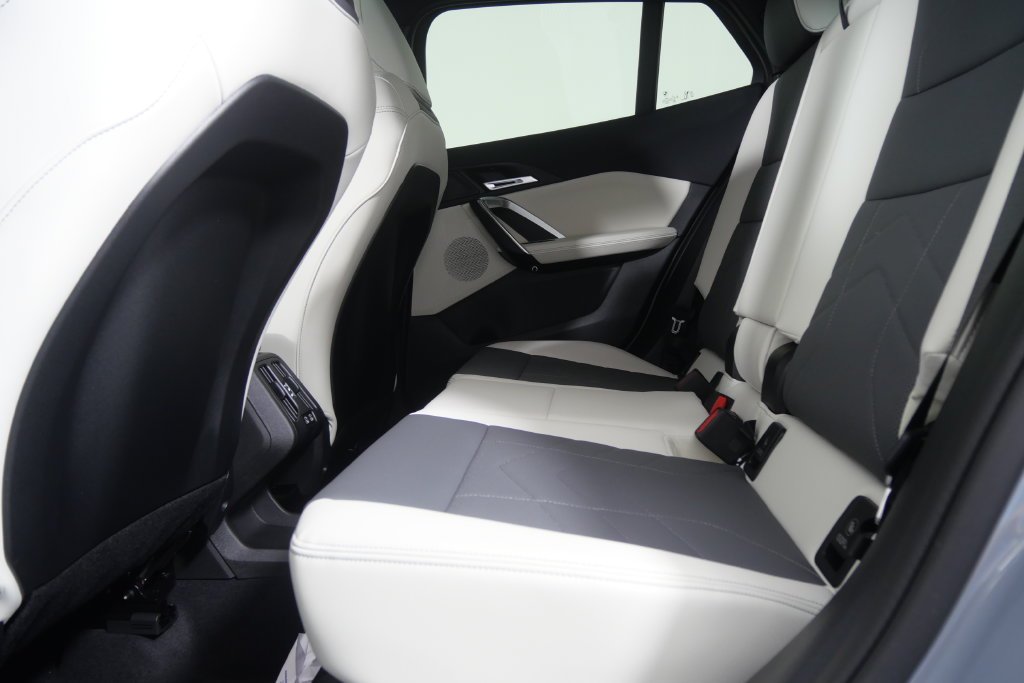 New 2027 Brooklyn Grey Metallic BMW xDrive28i image 15