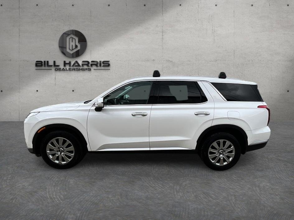 Used 2023 White Hyundai SEL image 11