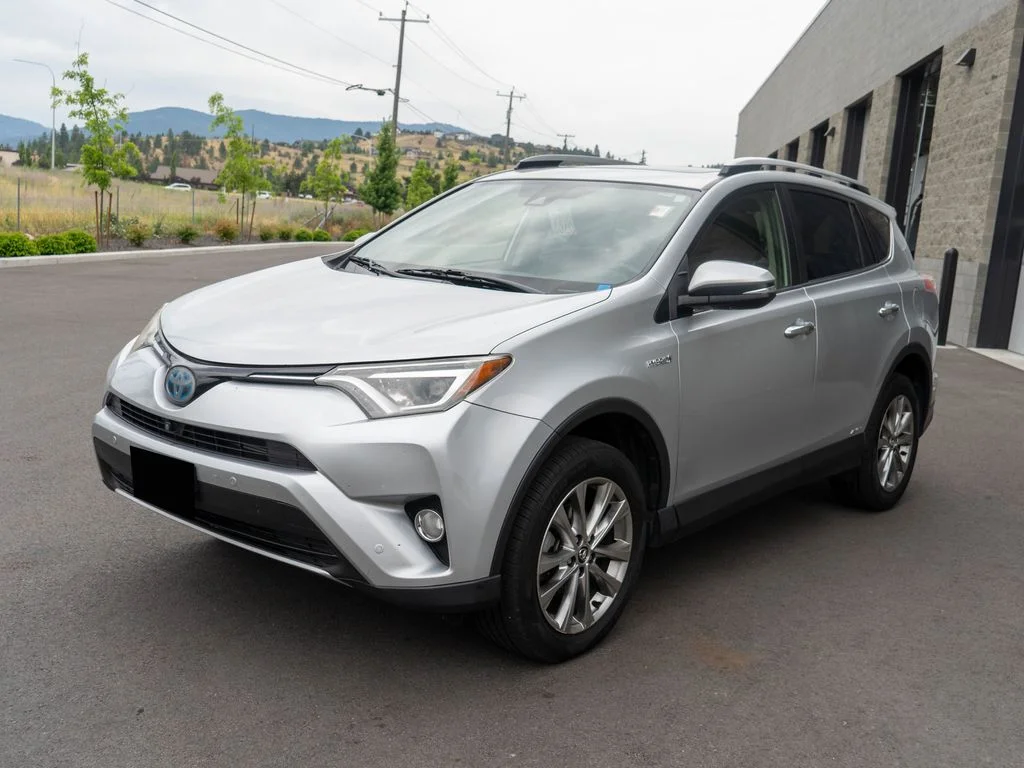 Used 2016 Silver Toyota Limited image 3