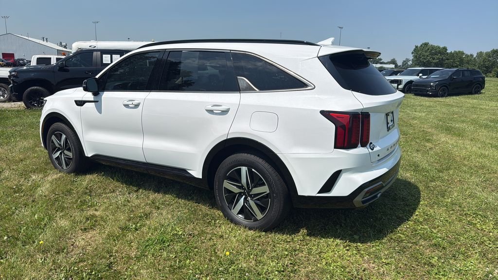 Used 2022 White Kia S image 12