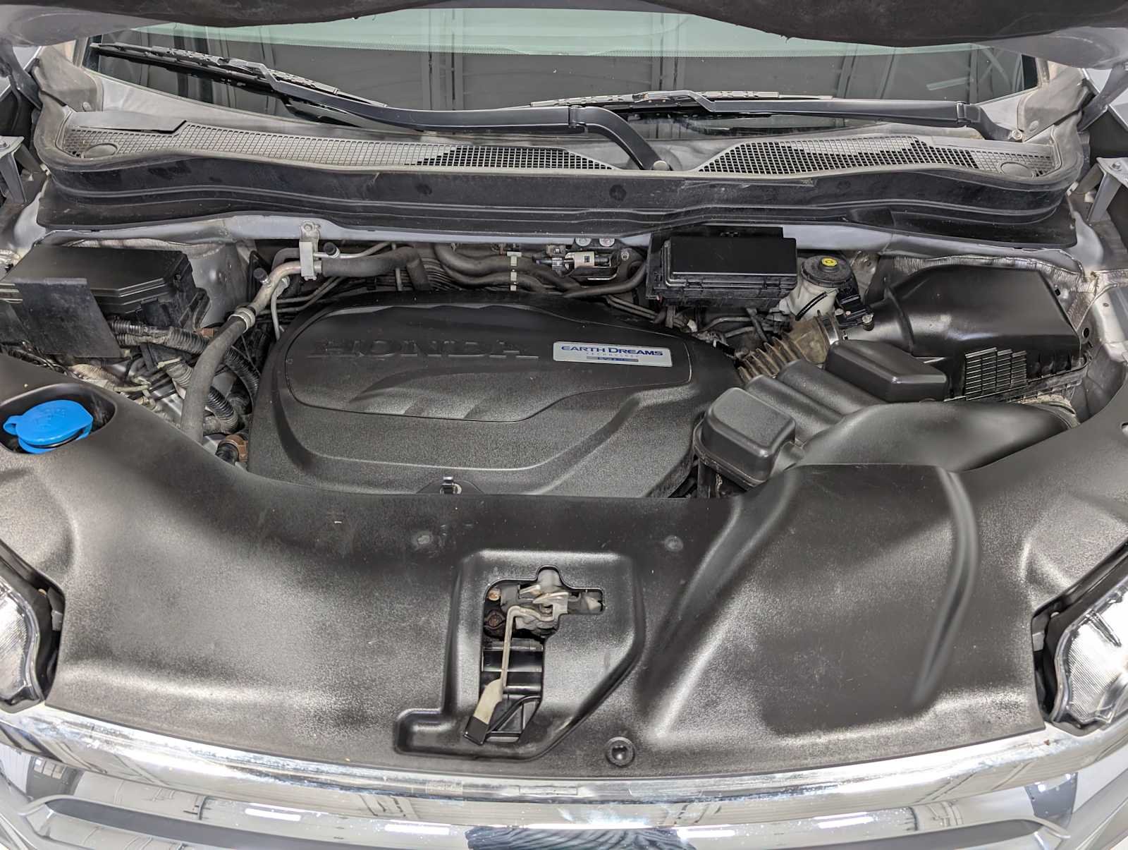 Used 2017 Lunar Silver Metallic Honda RT image 13