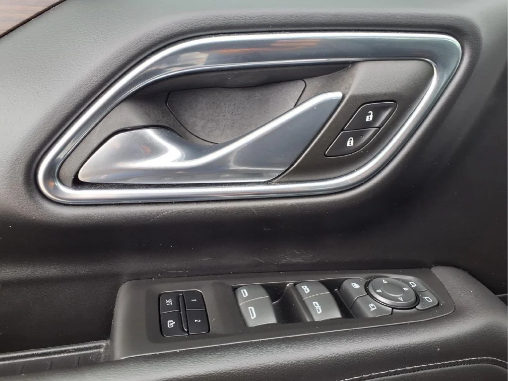 Used 2023 Summit White Chevrolet Z71 image 27