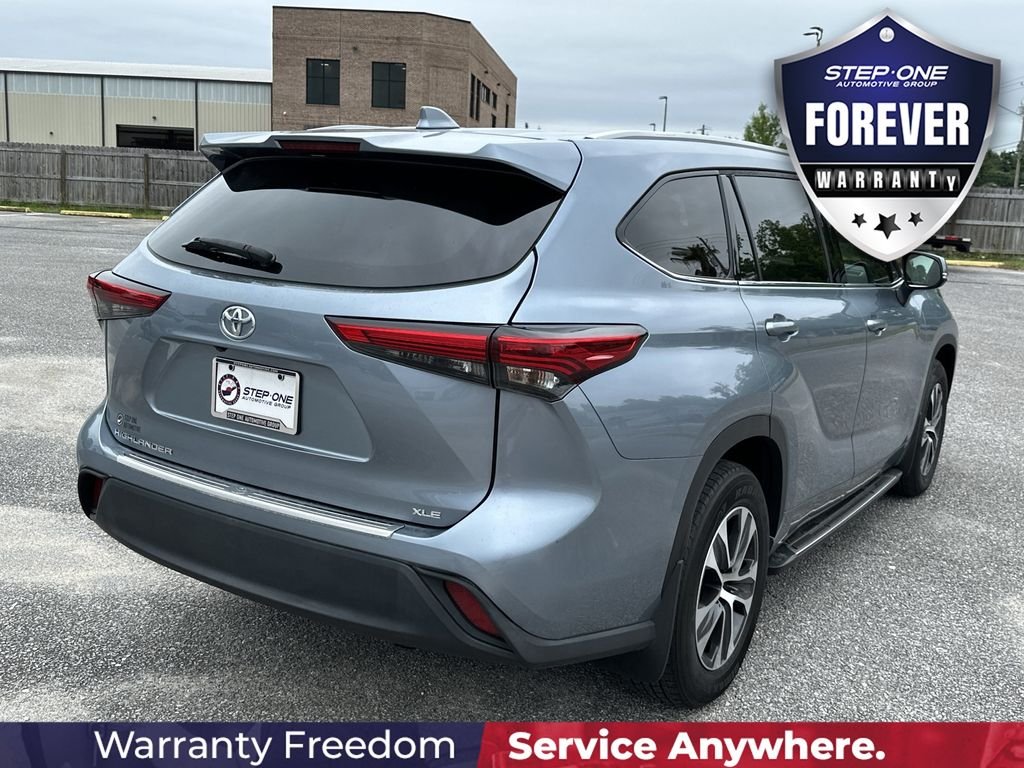 Used 2022  Toyota XLE image 7